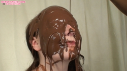 nude_girl_dipped_in_chocolate_011
